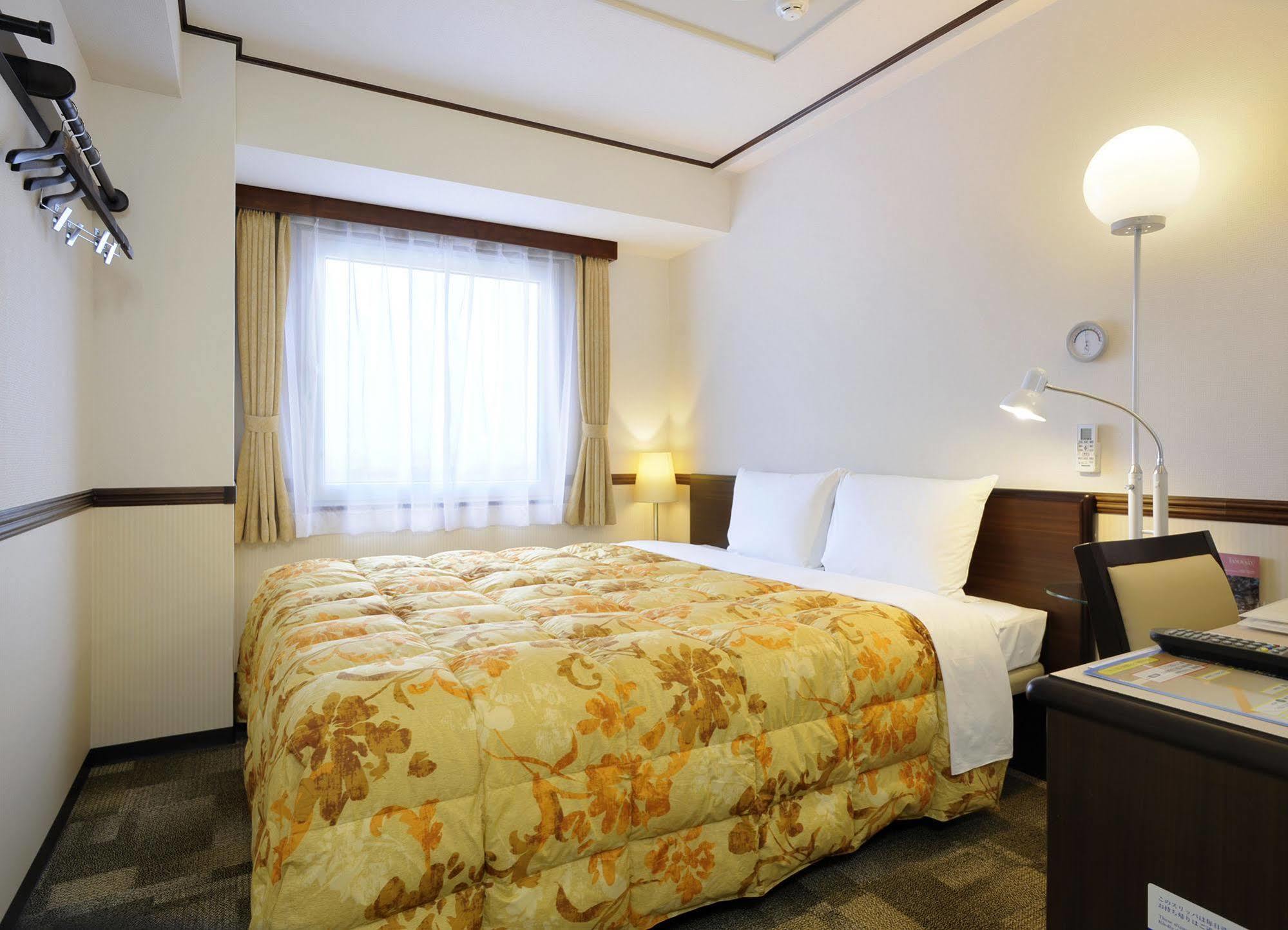 Toyoko Inn Kobe Sannomiya No.2 Eksteriør billede