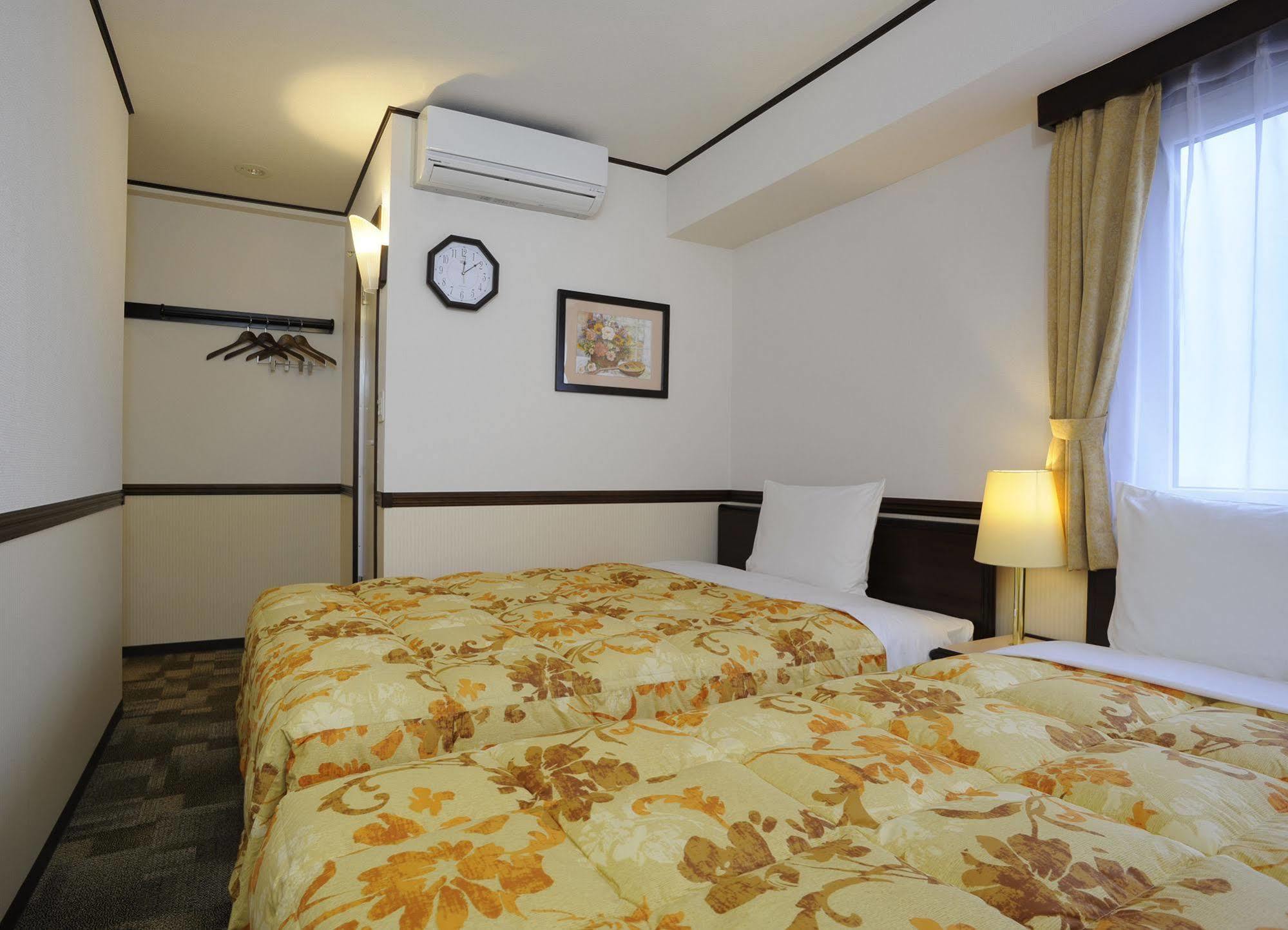 Toyoko Inn Kobe Sannomiya No.2 Eksteriør billede